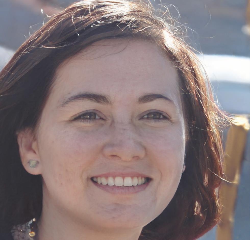 Perfil de la instructora Esperanza Valdés